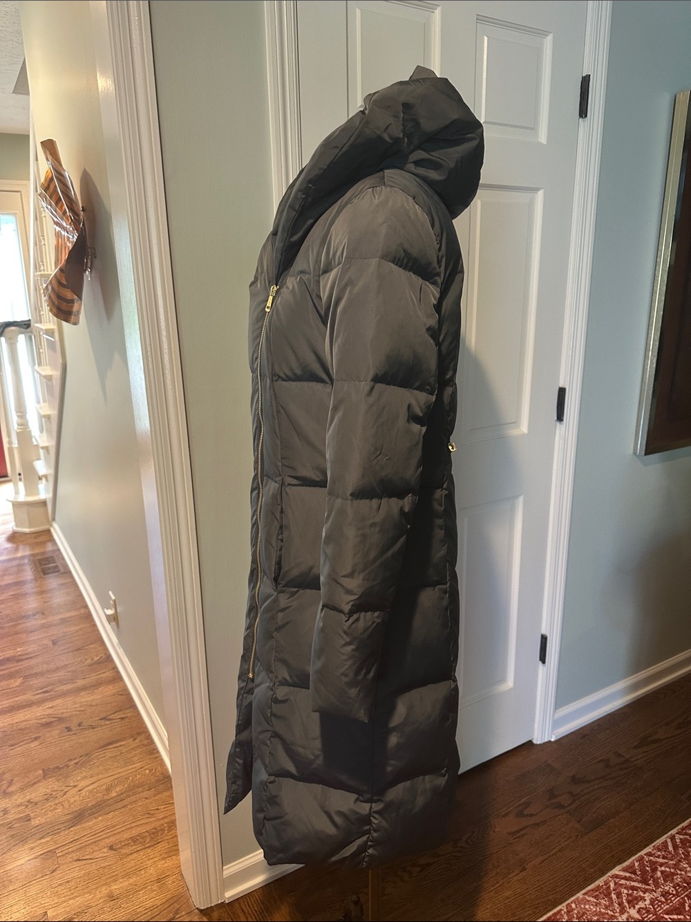 Like New! Cole Haan Signature Long Puffer Coat Hood - Gray-Green Sz Medium - Picture 5 of 10